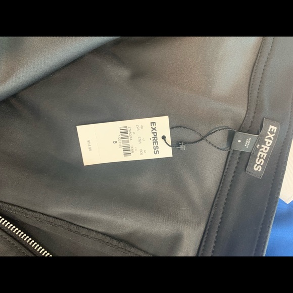 Faux leather skirt with asymmetrical front zipper - Picture 3 of 4